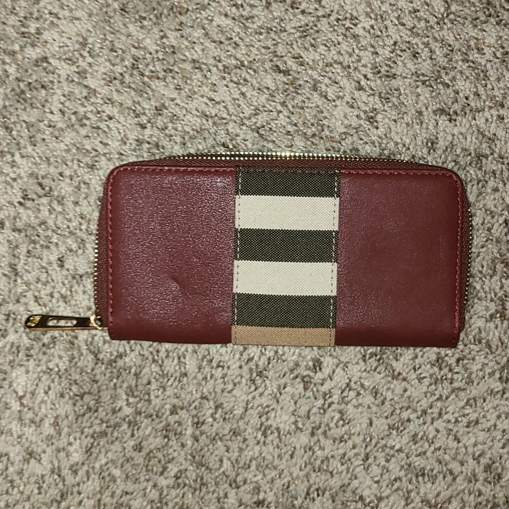 Burberry Burgundy and Beige Wallet - Picture 2 of 8